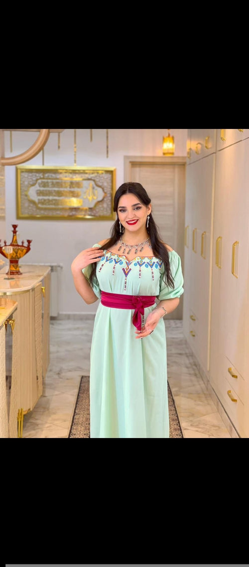 Robe Kabyle Moderne Style Bardot (Épaules Dénudées)