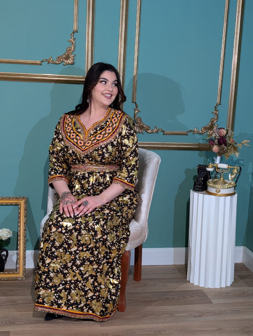Robe Kabyle Moderne "Dihya" – Éclat Doré & Motifs Floraux**