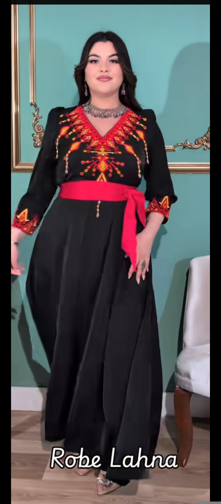 Robe Kabyle Moderne "Lahna" – Élégance Brodée